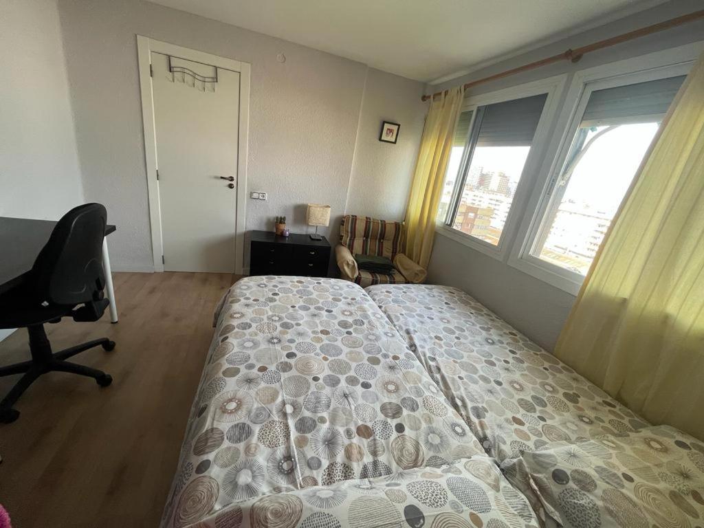 City Views-Room 2 People Shared Flat Valencia Exteriör bild